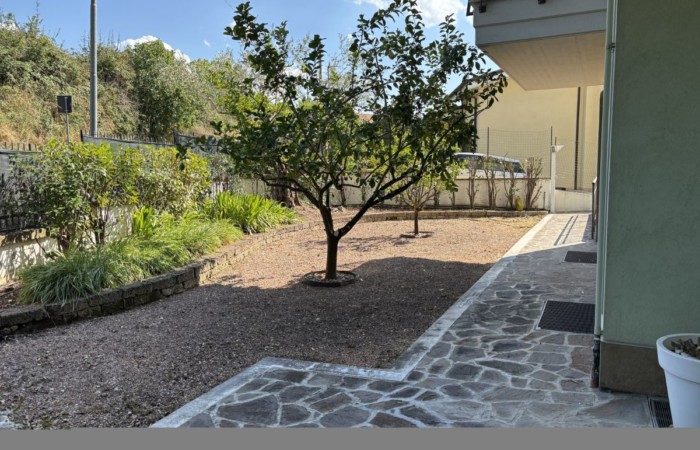 Luxury furnished duplex apartment with garden and garage in Sambuceto, near Pescara International Airport - 3