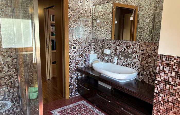 Luxury furnished duplex apartment with garden and garage in Sambuceto, near Pescara International Airport - 10