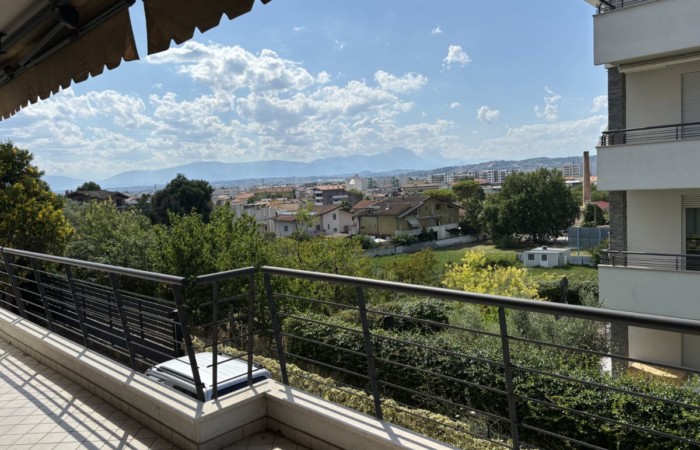 Luxury furnished duplex apartment with garden and garage in Sambuceto, near Pescara International Airport - 18