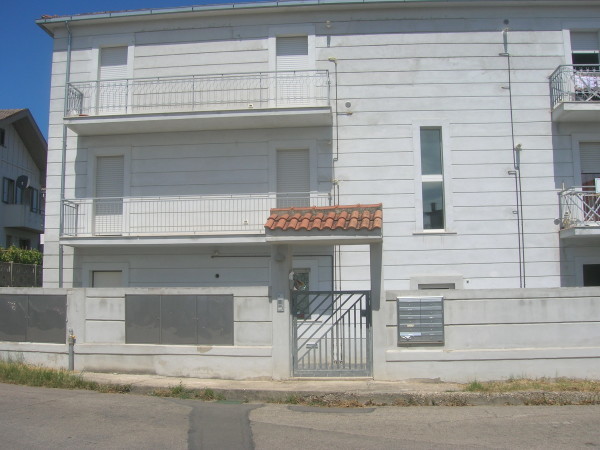 Ground floor apartment with small patio - 6